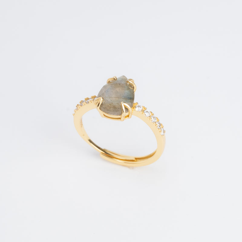 Anillo de plata con chapa de oro, cuarzo y zirconias.